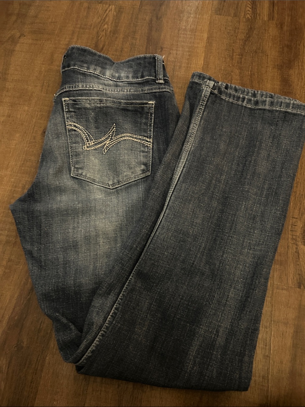 Women's Wrangler Retro Dark Blue Straight-Leg Jeans